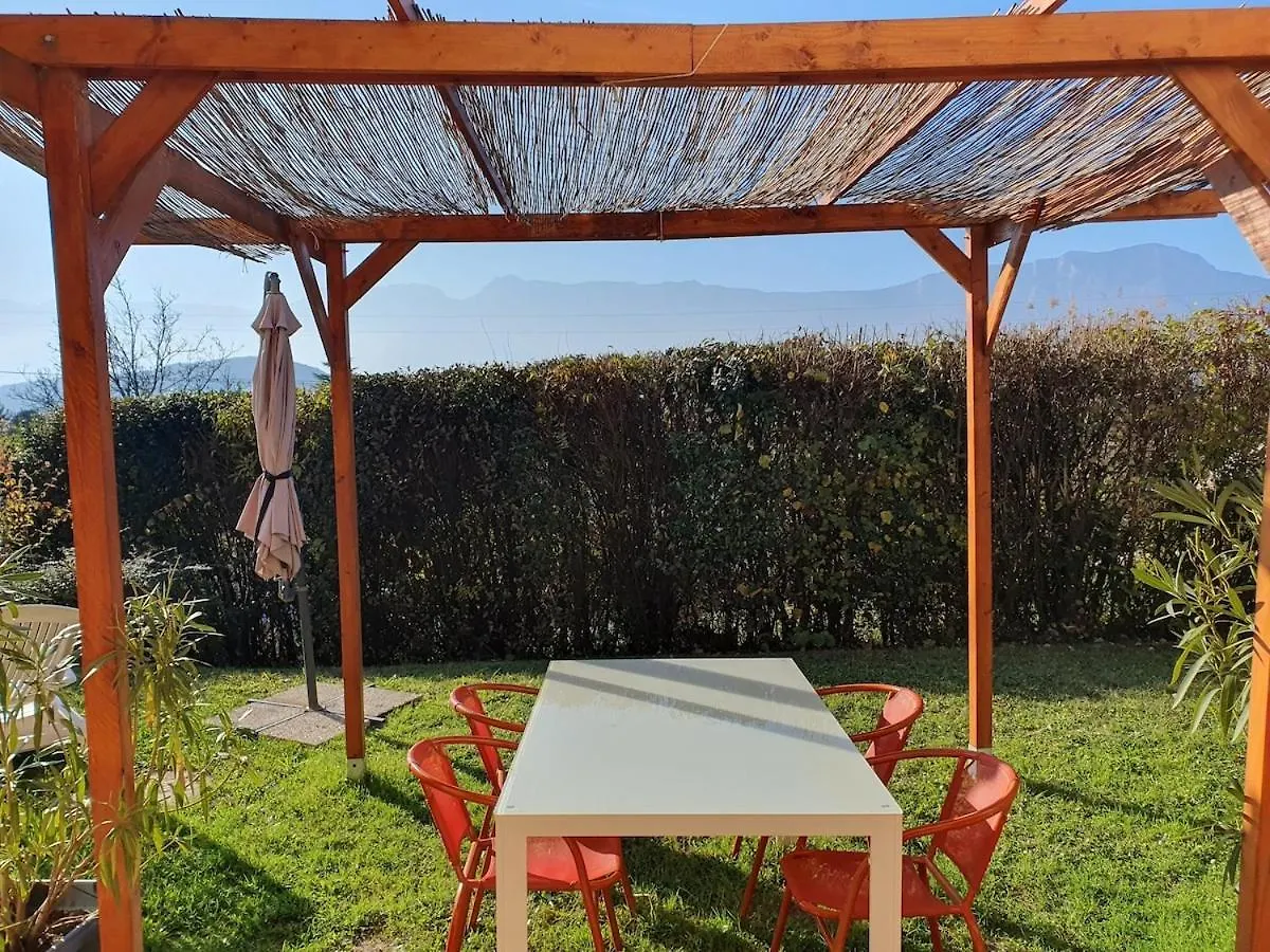 Spacieux Et Charmant T3 Entre Campagne Et Montagne Jarrie Apartment